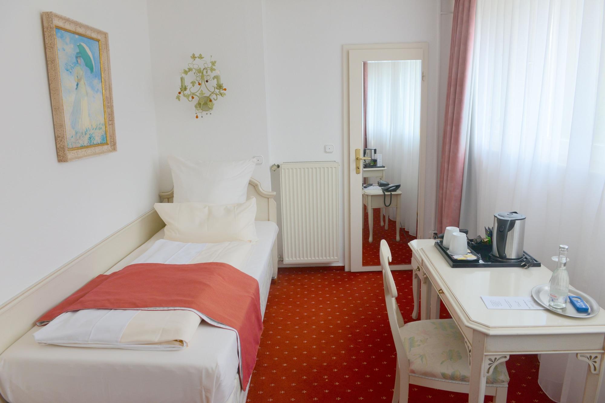 Sure Hotel By Best Western Rhoen Garden Попенхаузен Екстериор снимка
