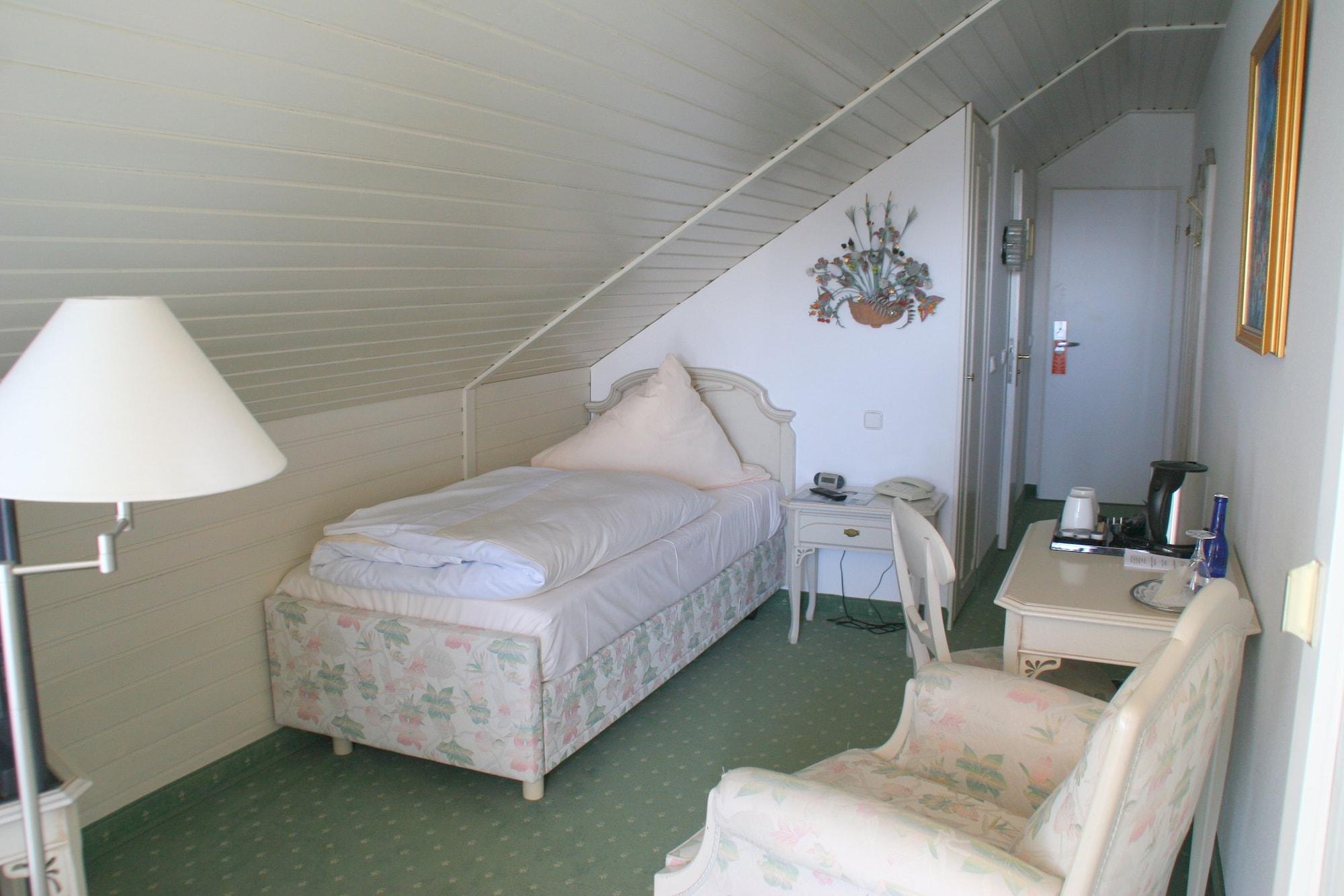 Sure Hotel By Best Western Rhoen Garden Попенхаузен Екстериор снимка