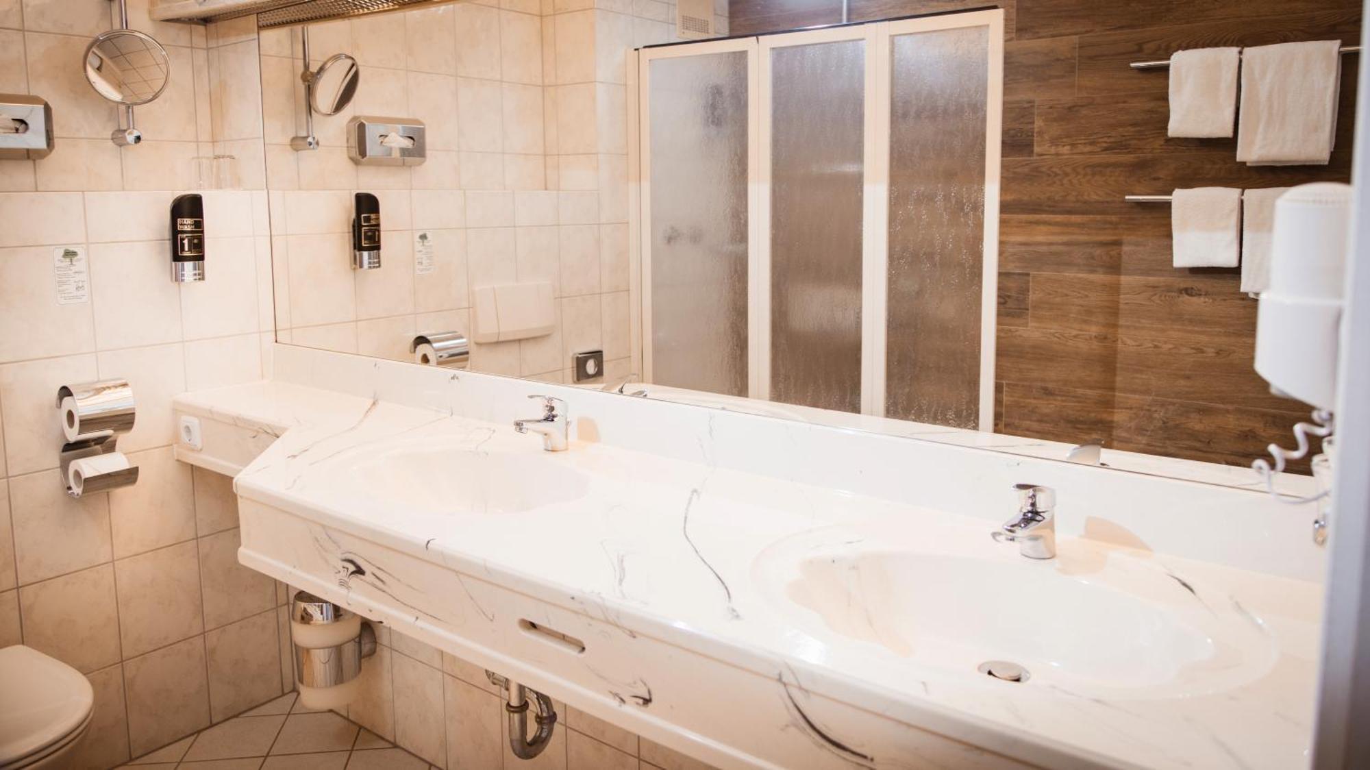 Sure Hotel By Best Western Rhoen Garden Попенхаузен Екстериор снимка