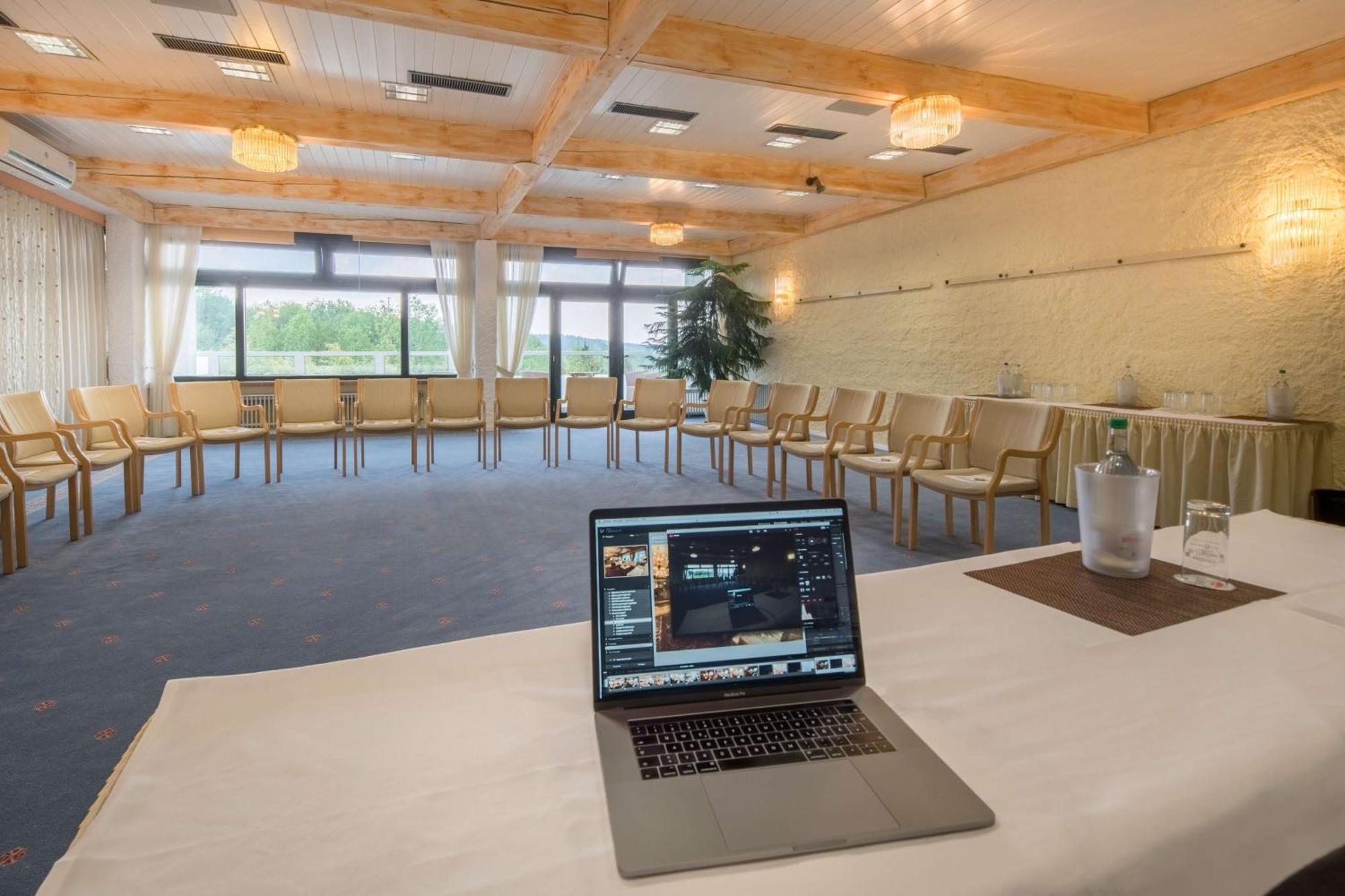 Sure Hotel By Best Western Rhoen Garden Попенхаузен Екстериор снимка