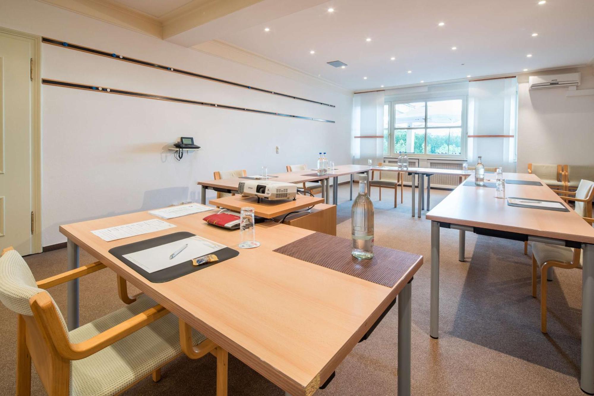 Sure Hotel By Best Western Rhoen Garden Попенхаузен Екстериор снимка
