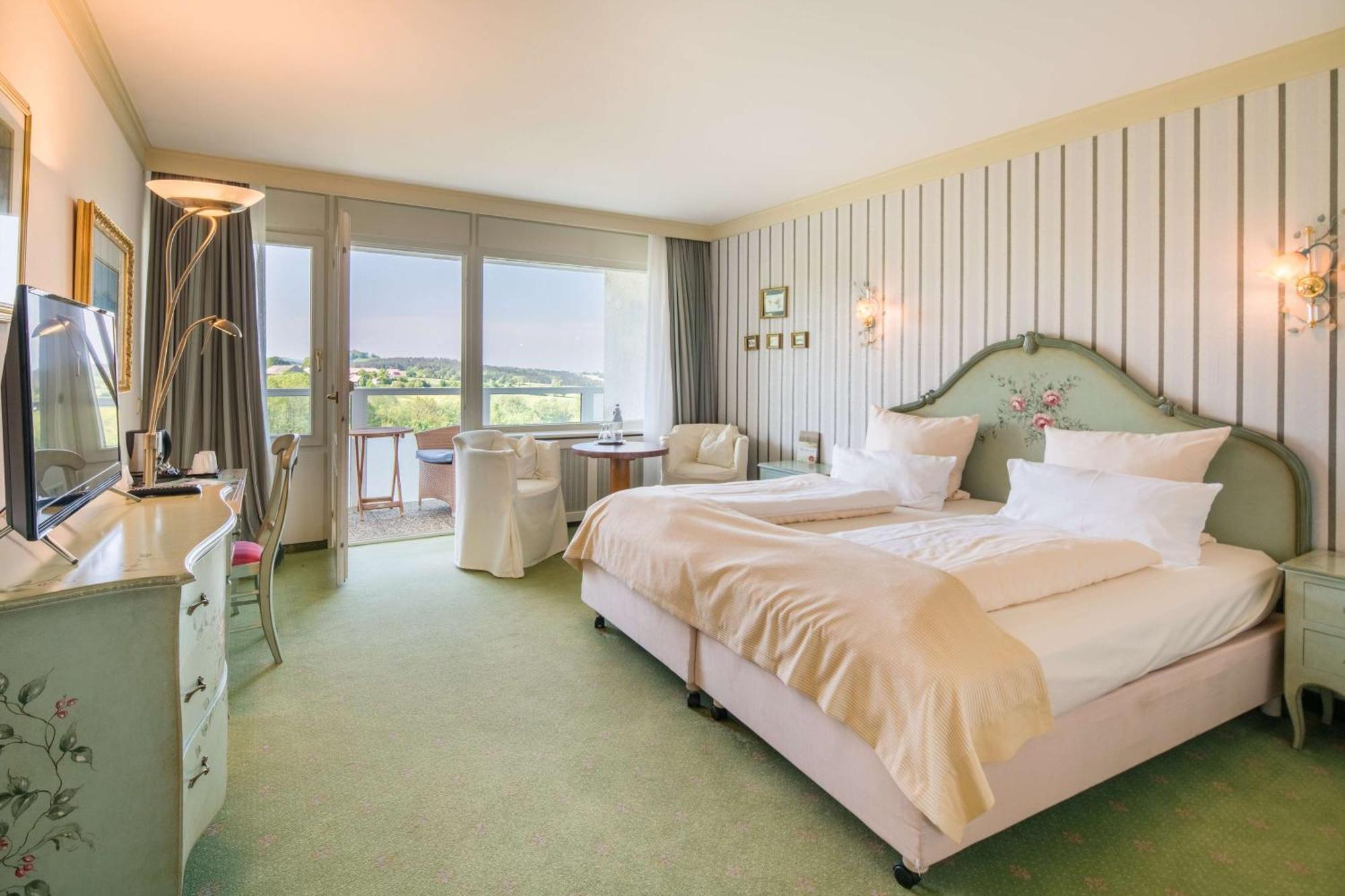 Sure Hotel By Best Western Rhoen Garden Попенхаузен Екстериор снимка