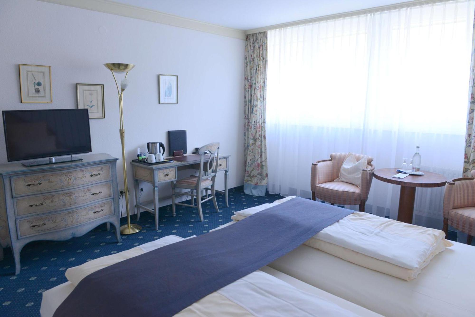Sure Hotel By Best Western Rhoen Garden Попенхаузен Екстериор снимка