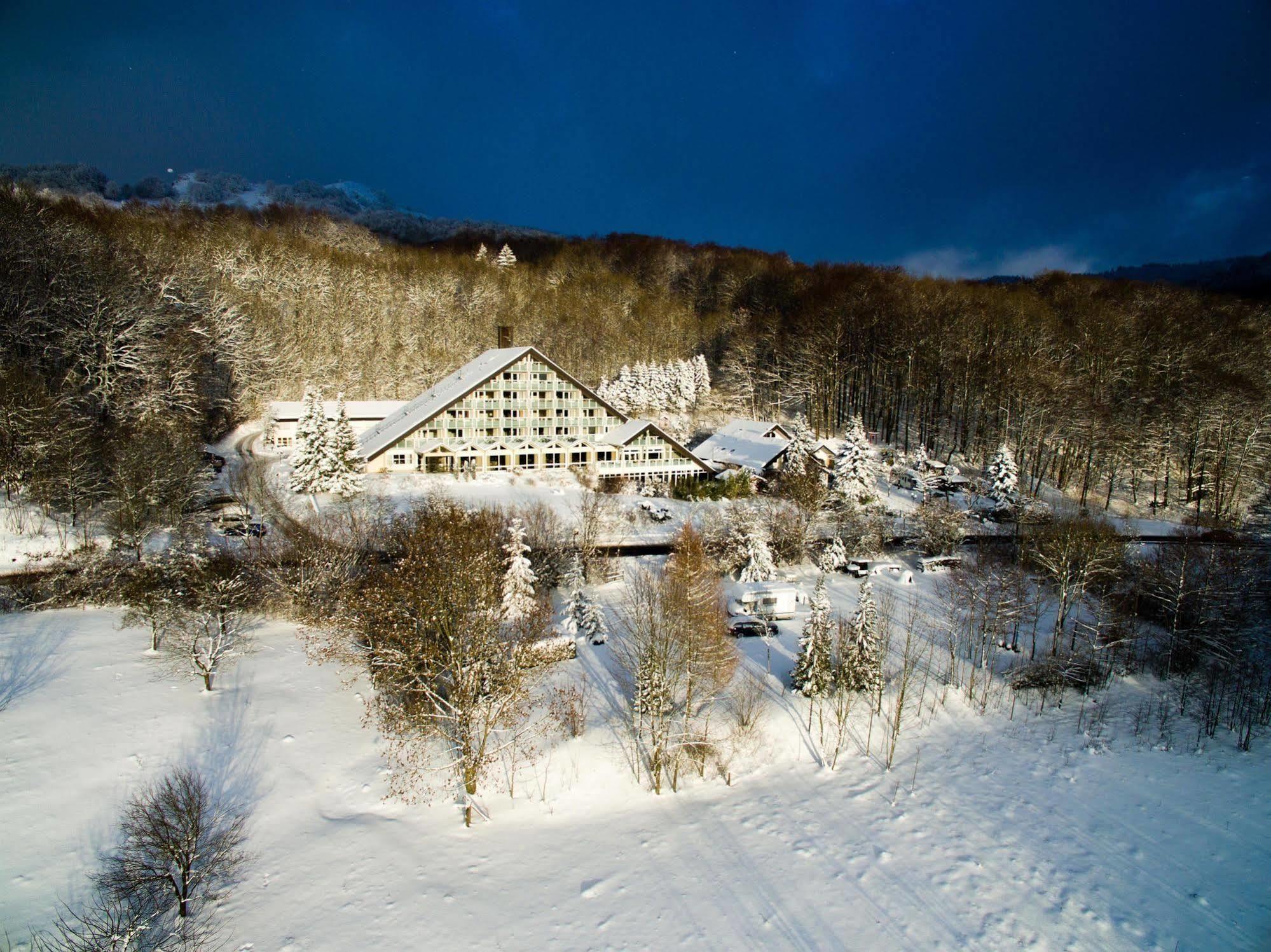 Sure Hotel By Best Western Rhoen Garden Попенхаузен Екстериор снимка