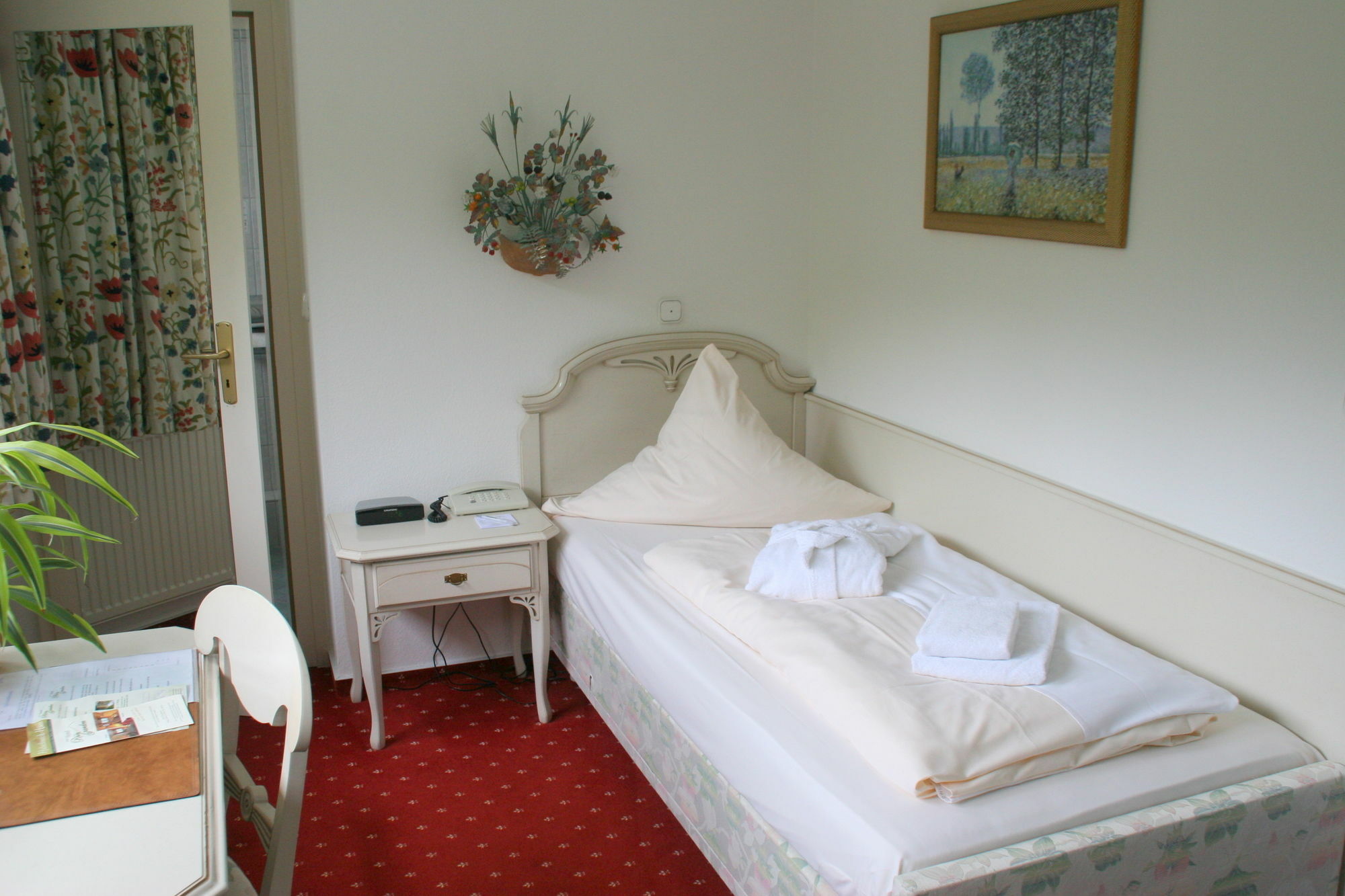 Sure Hotel By Best Western Rhoen Garden Попенхаузен Екстериор снимка
