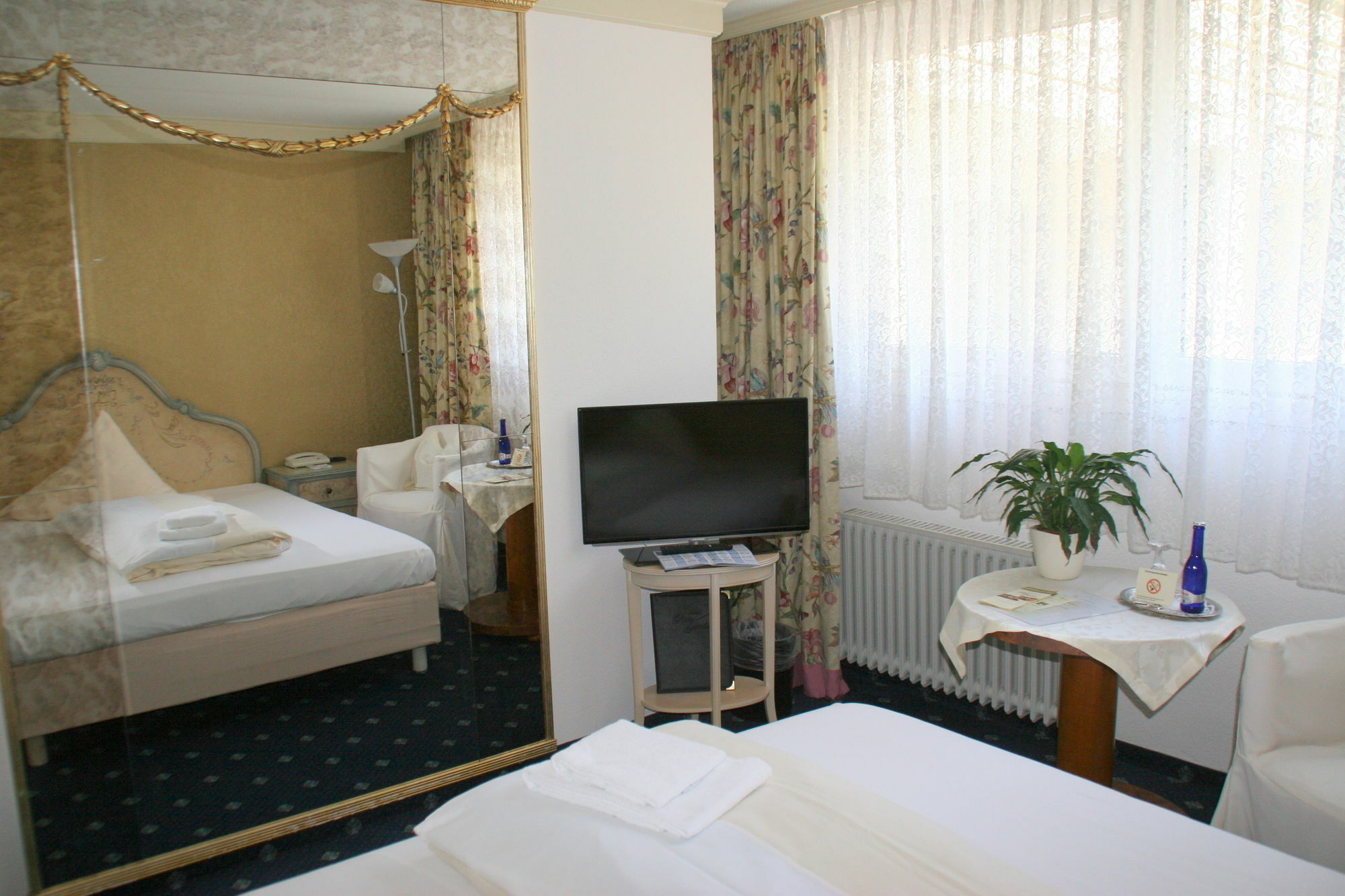 Sure Hotel By Best Western Rhoen Garden Попенхаузен Екстериор снимка